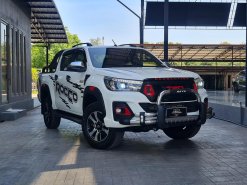 Toyota Hilux Revo 2.4 E Prerunner 2018 รถกระบะ ออกรถ  เกียร์ออโต้ฟรี